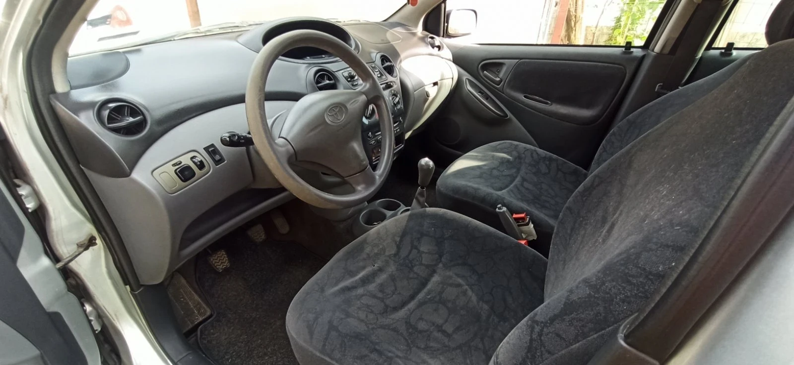 Toyota Yaris  - изображение 6