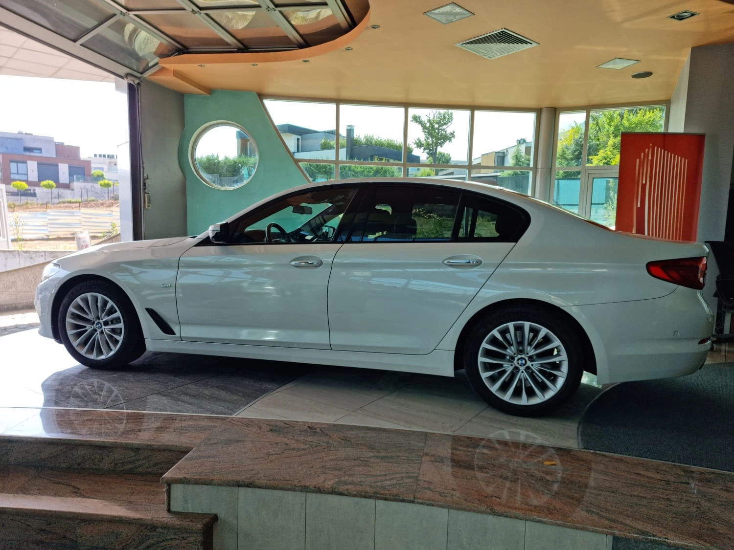 BMW 530 SPORT - изображение 4