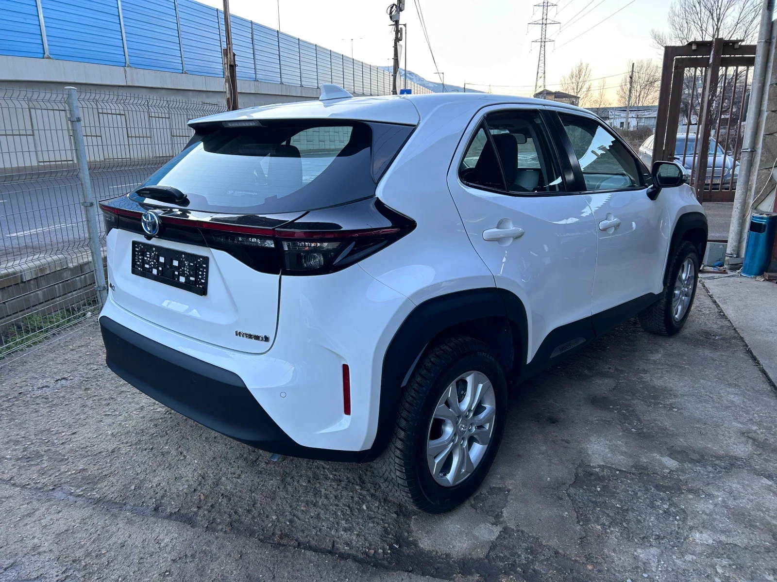 Toyota Yaris Cross 1.5 HYBRID  41000км - изображение 4