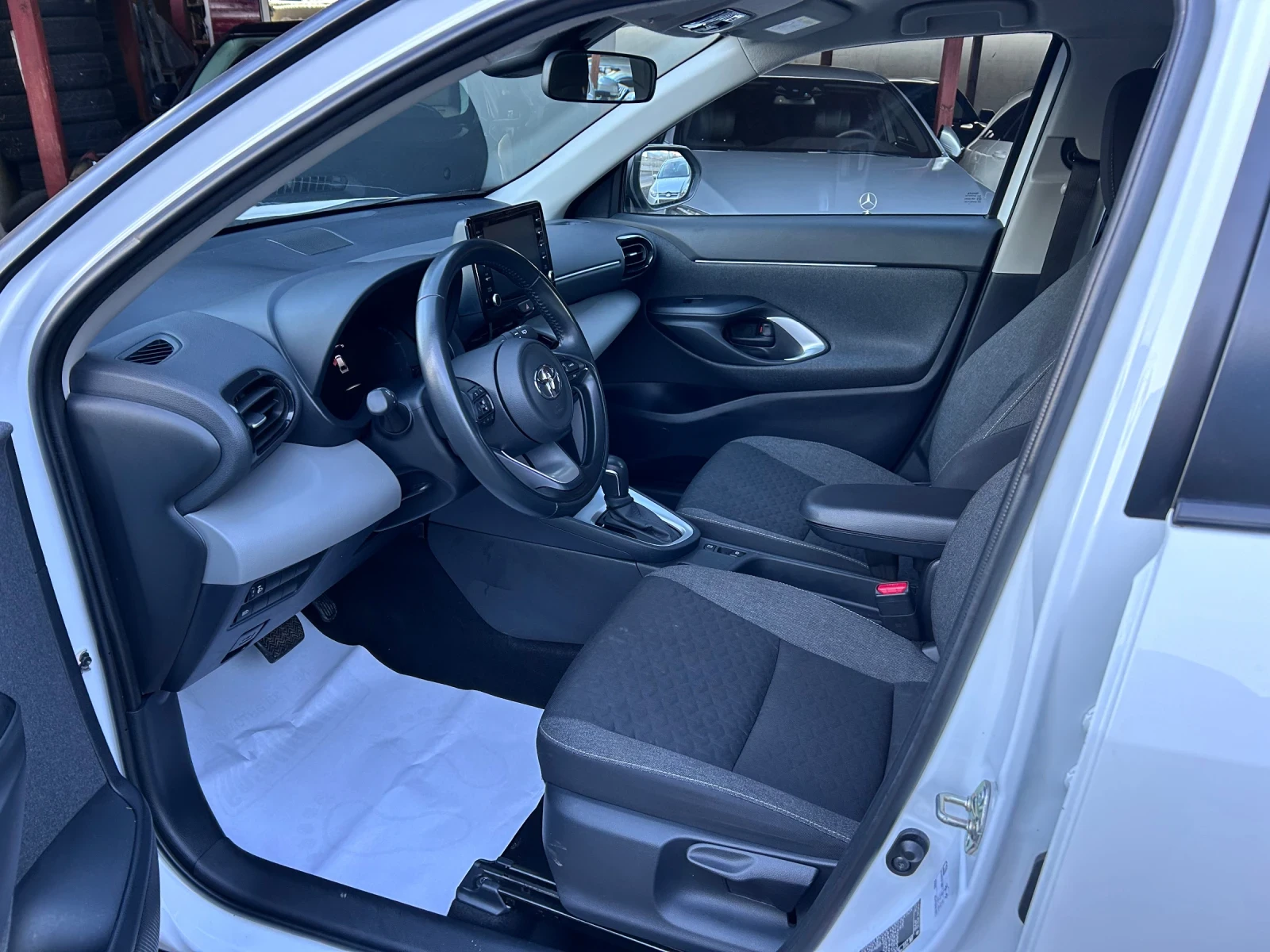 Toyota Yaris Cross 1.5 HYBRID  41000км - изображение 7