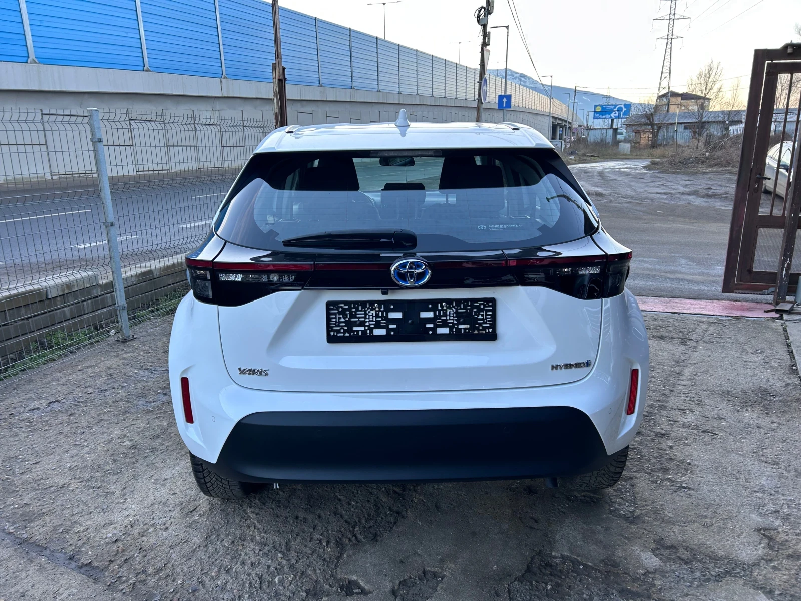 Toyota Yaris Cross 1.5 HYBRID  41000км - изображение 3