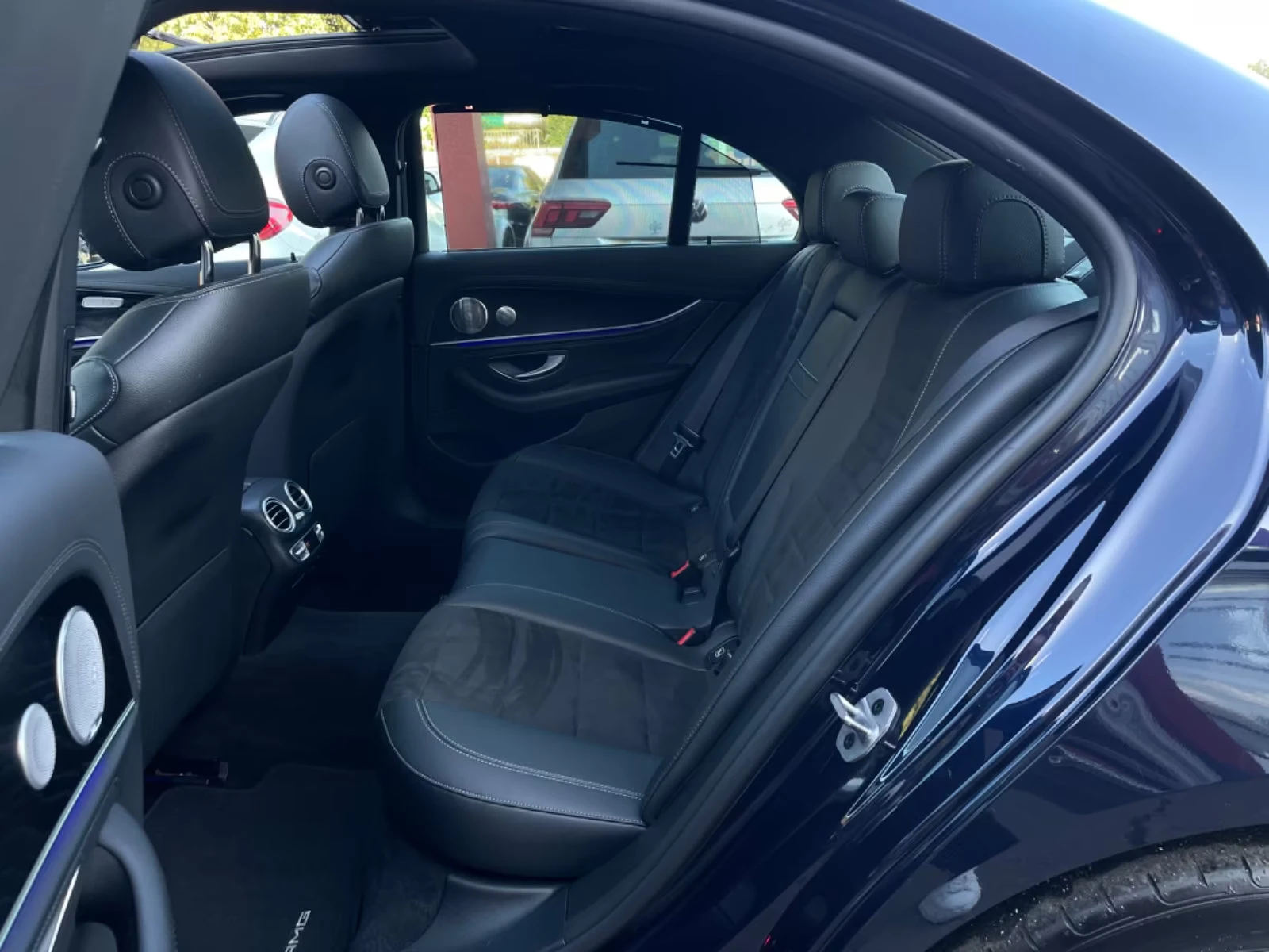 Mercedes-Benz E 300 e/AMG-LINE/320HP/PANO/360/BURM/LED/NAVI/DAB/711f | Mobile.bg   13