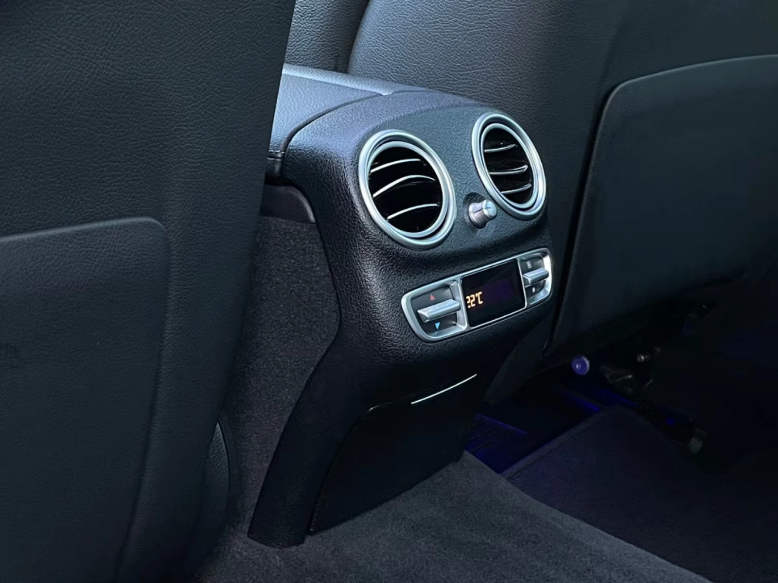 Mercedes-Benz E 300 e/AMG-LINE/320HP/PANO/360/BURM/LED/NAVI/DAB/711f | Mobile.bg   14