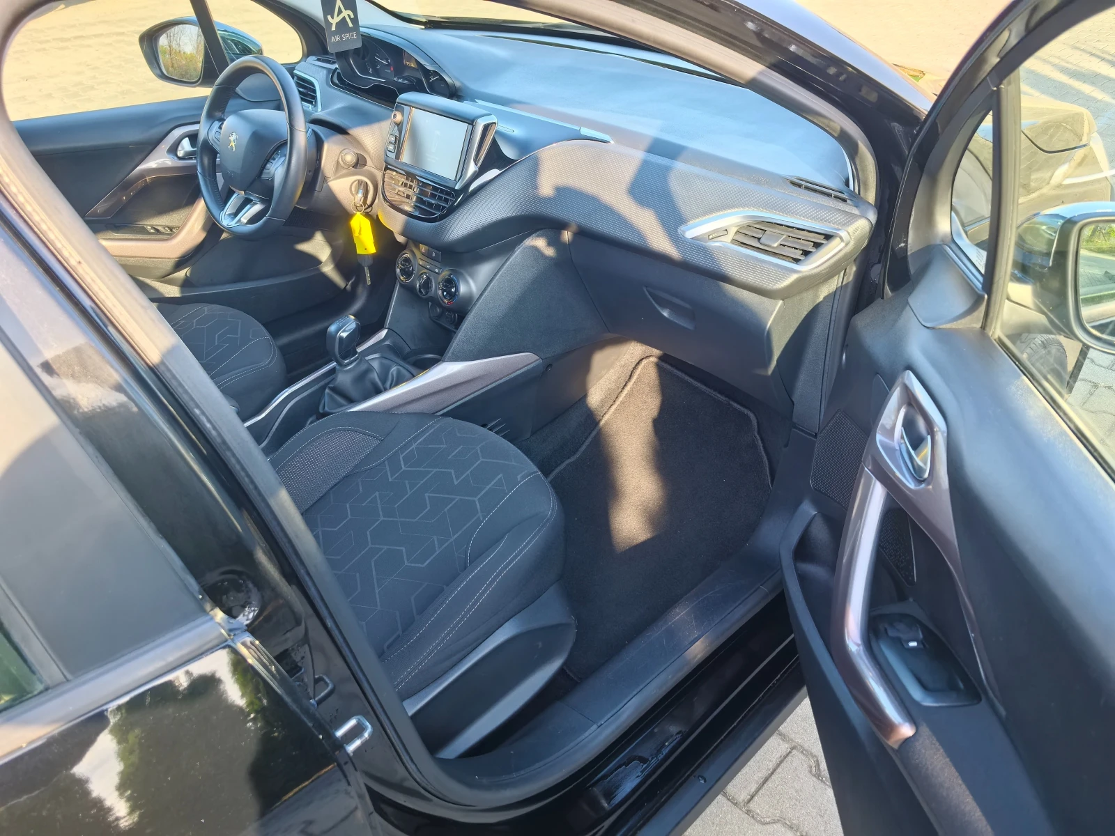 Peugeot 2008 1.6HDI 99kc  - изображение 9