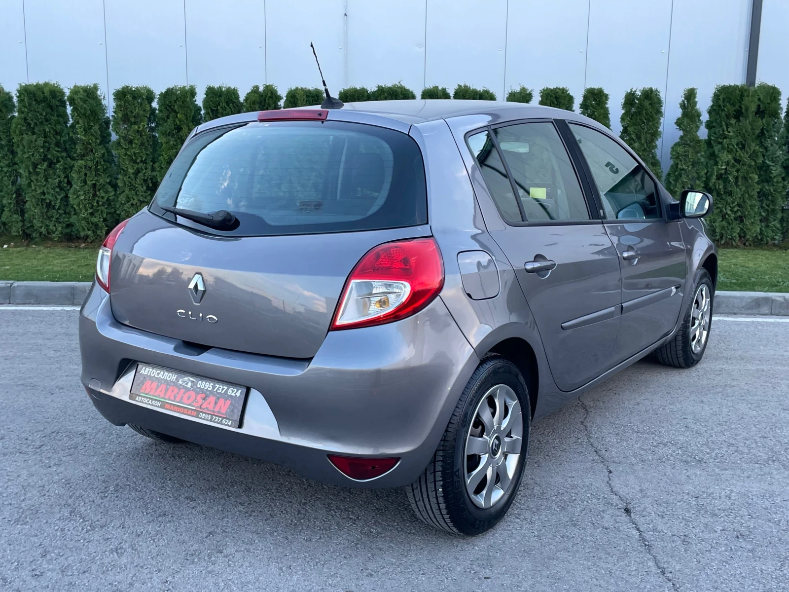Renault Clio  1.2i Бензин/Газ/Navi/Италия/Юбилейно изпълнение  - изображение 6
