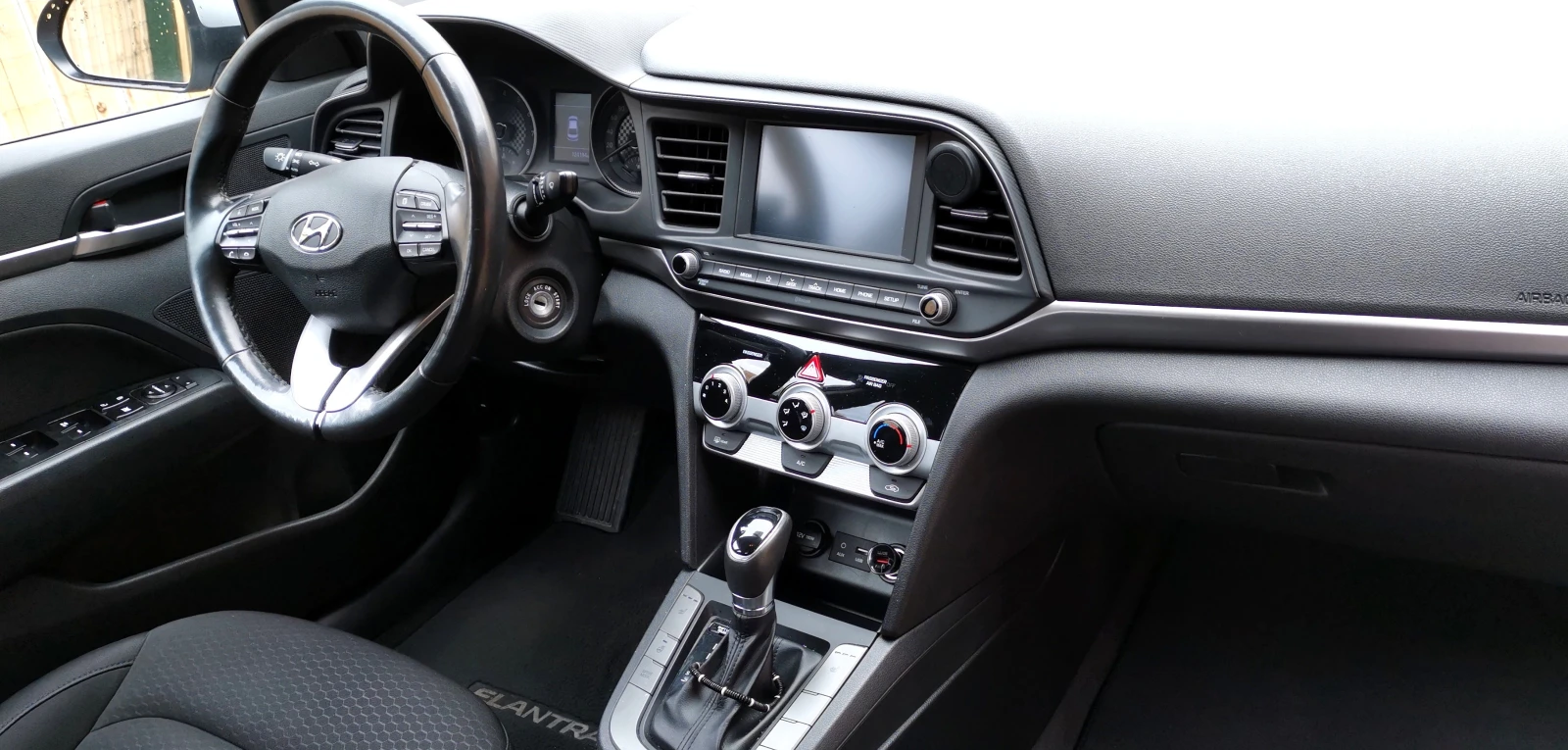 Hyundai Elantra | Mobile.bg   11