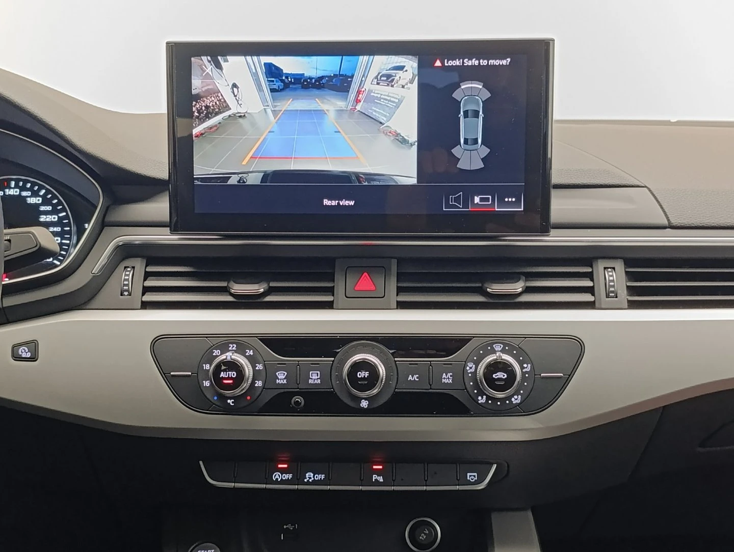 Audi A4 Limousine 35 TFSI, снимка 12 - Автомобили и джипове - 53915858