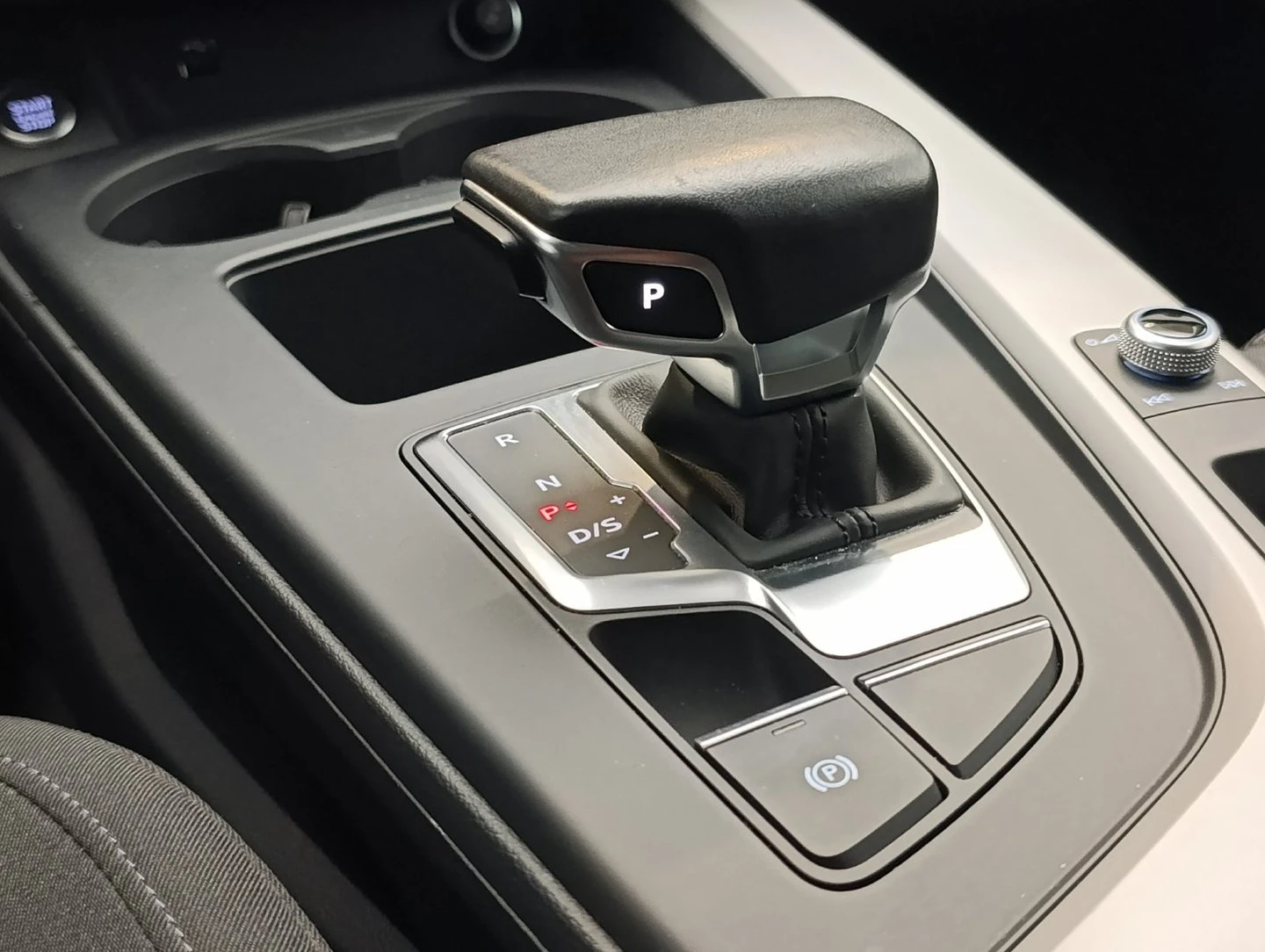 Audi A4 Limousine 35 TFSI, снимка 14 - Автомобили и джипове - 53915858