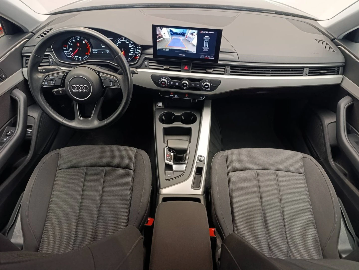 Audi A4 Limousine 35 TFSI, снимка 9 - Автомобили и джипове - 53915858