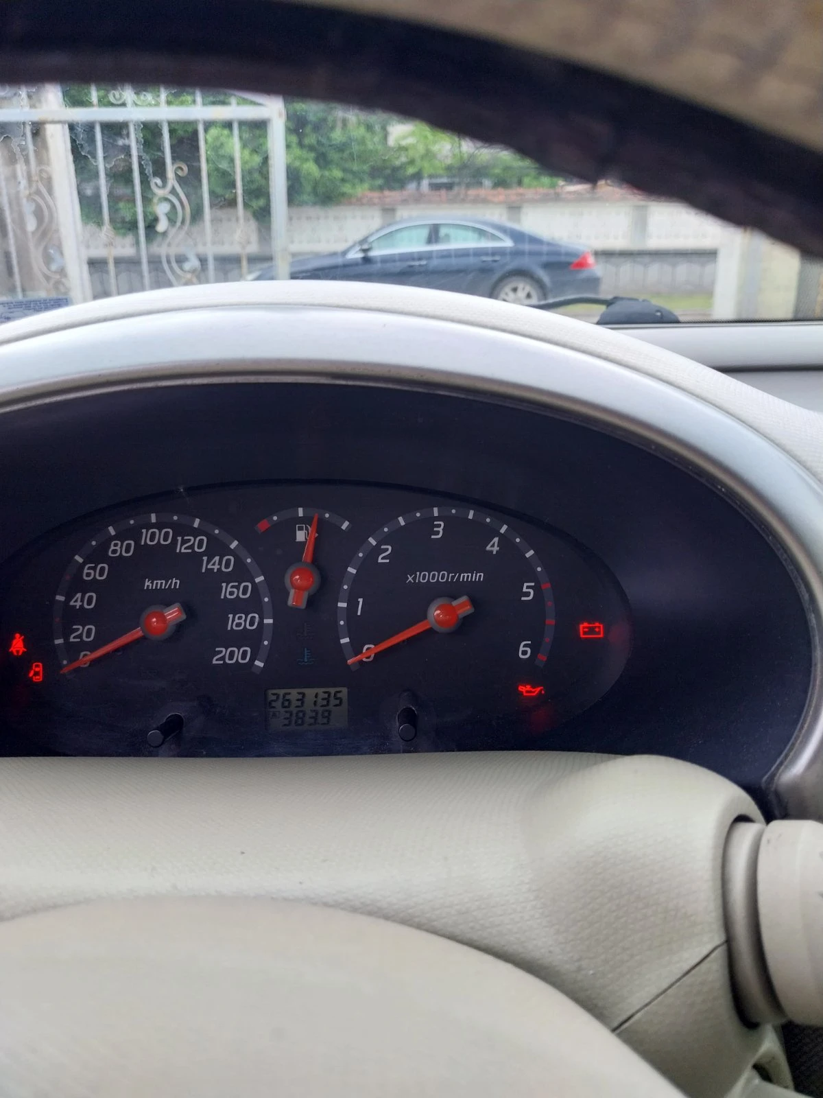 Nissan Micra 1.5 dCi 65 к. с, снимка 7 - Автомобили и джипове - 54576315