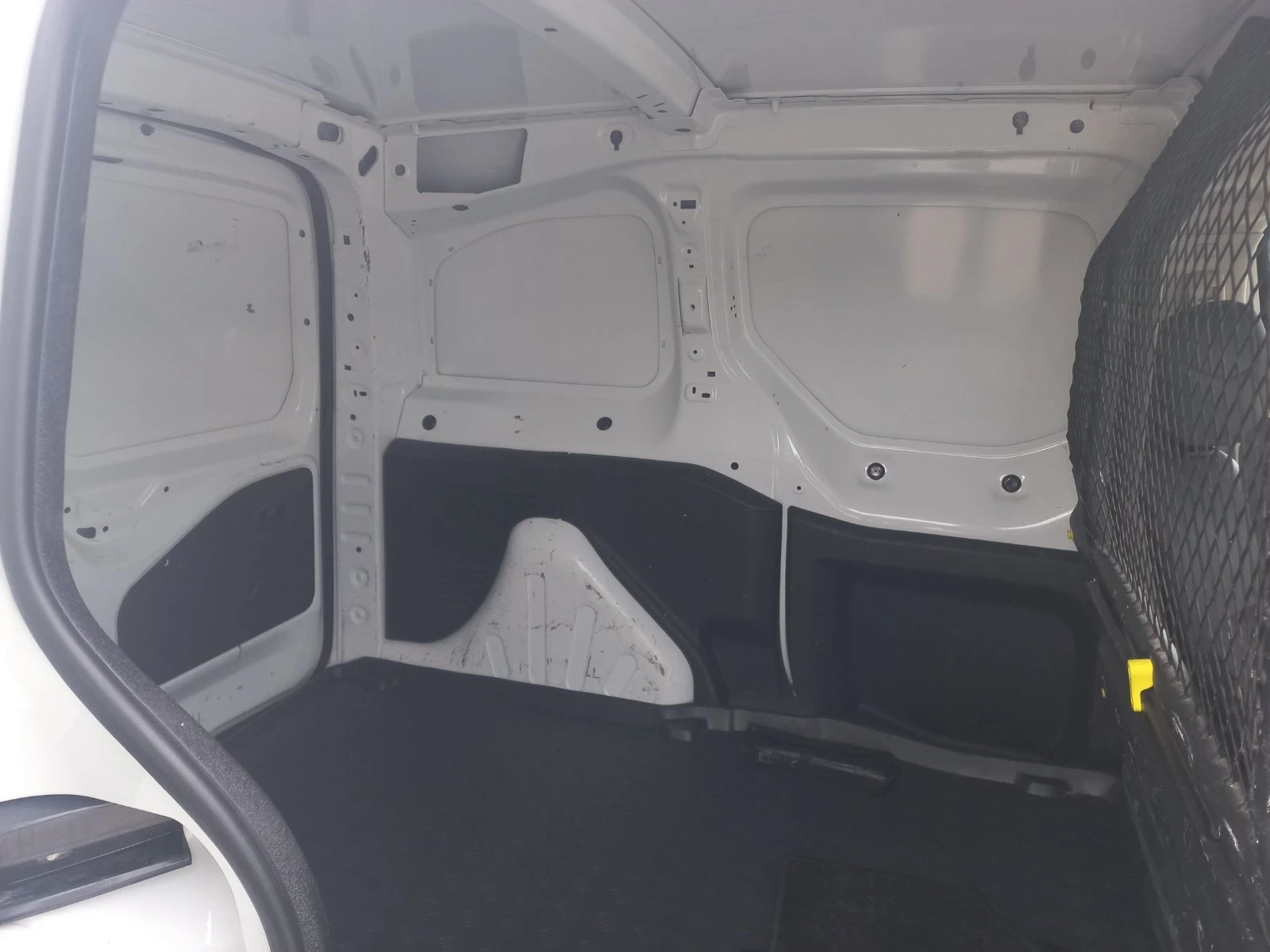 Citroen Berlingo 1.6hdi 90k.c., снимка 14 - Автомобили и джипове - 54609720