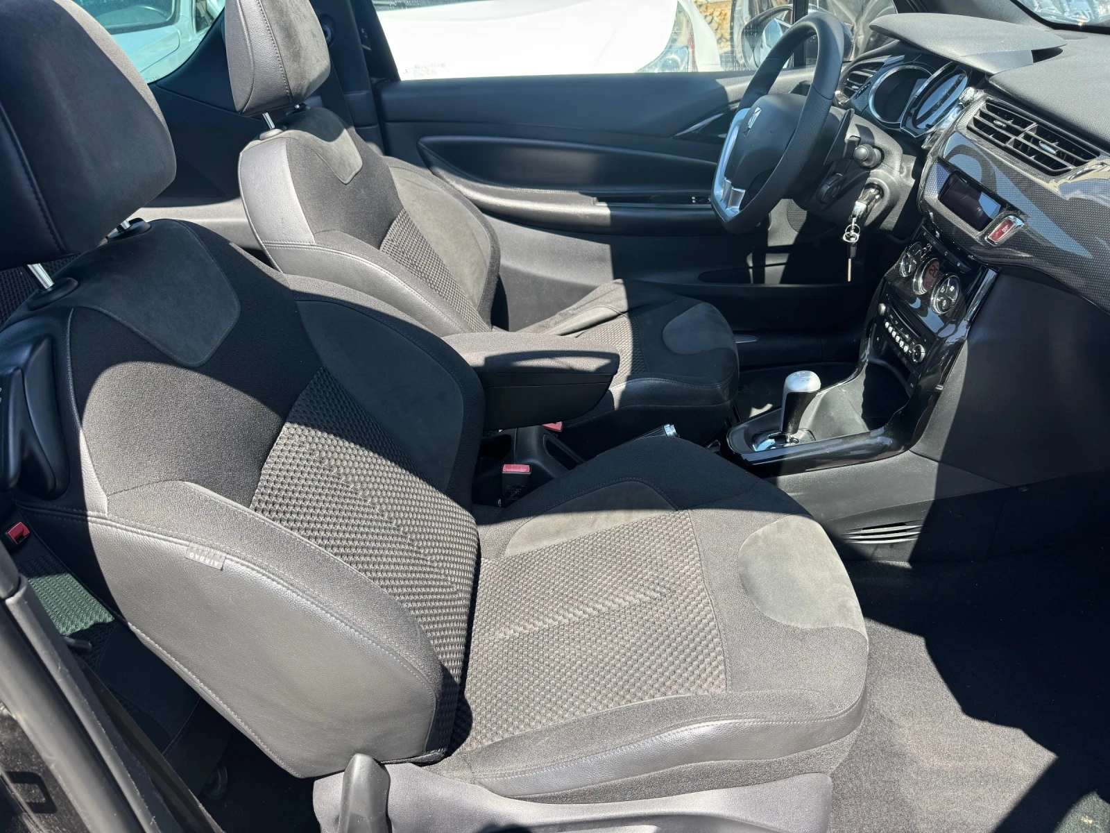 Citroen DS3 CABRIO * 1.6hdi 92hp* КОЖА* КЛИМА* LED* 2014г, снимка 14 - Автомобили и джипове - 55486897