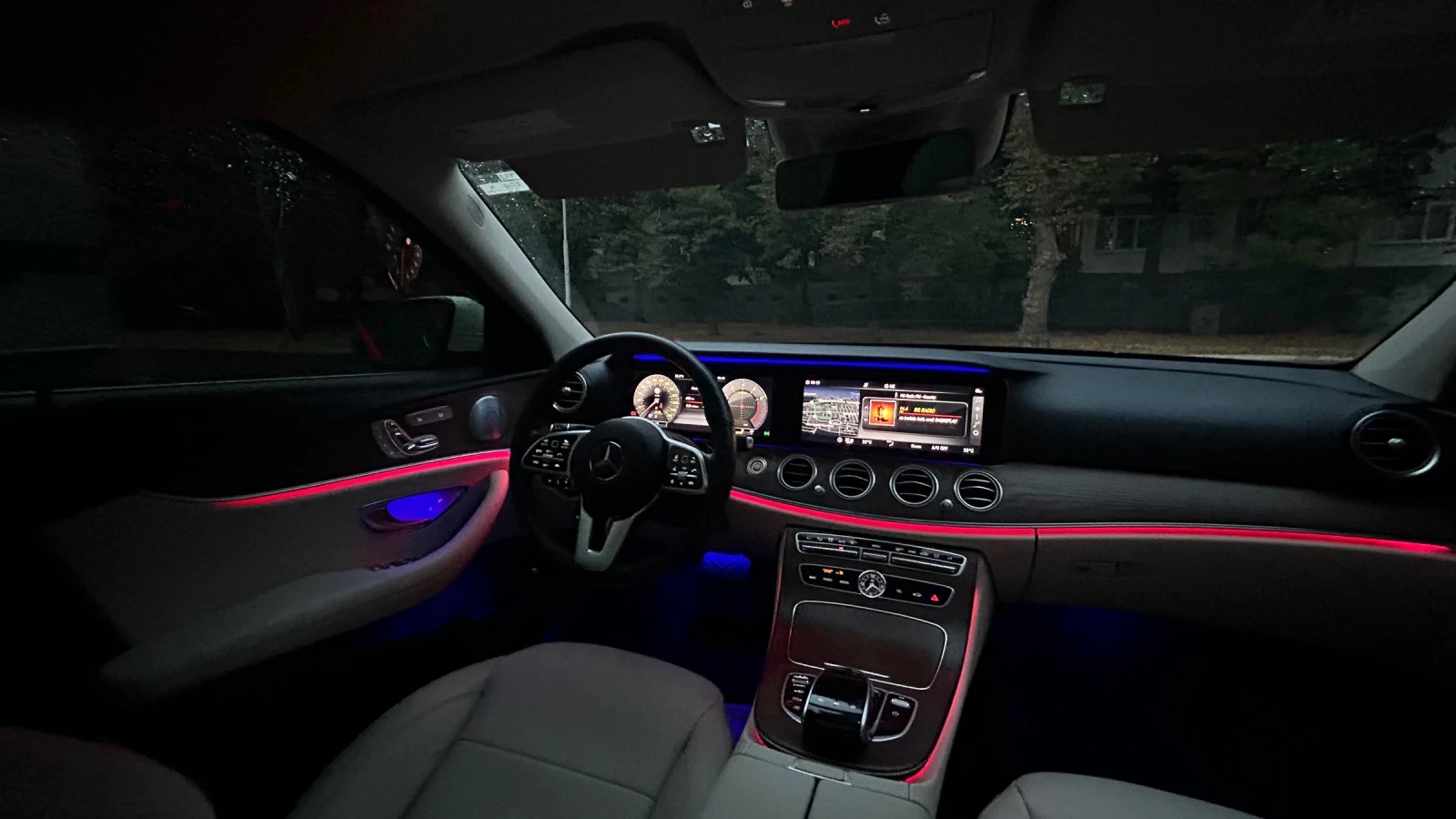 Mercedes-Benz E 450 4matic/AMG/Burm/Dist, снимка 15 - Автомобили и джипове - 56048319