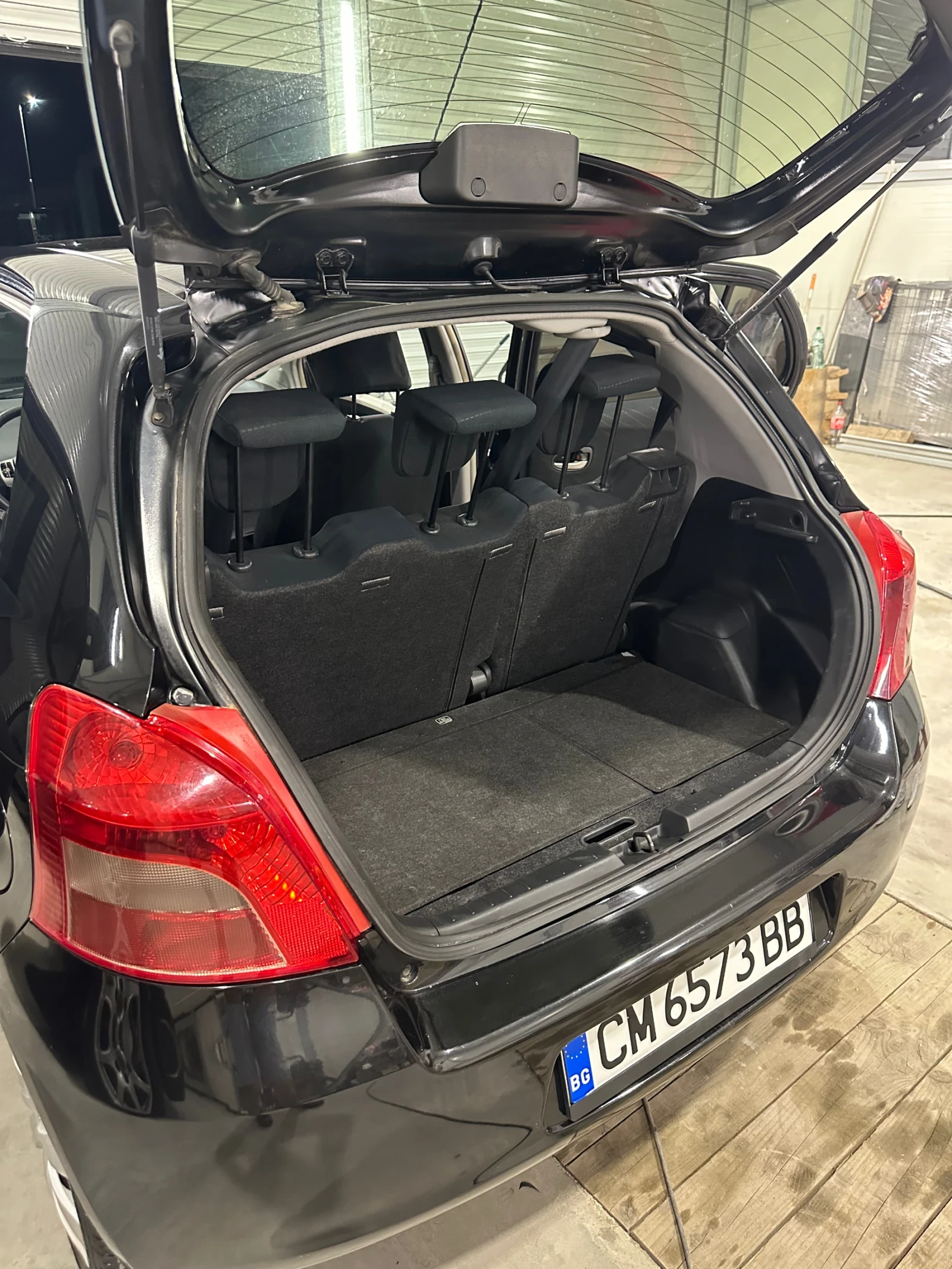 Toyota Yaris, снимка 11 - Автомобили и джипове - 56166384