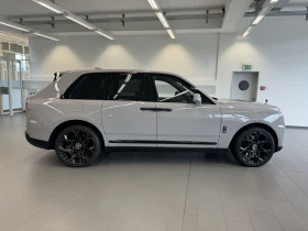 Rolls-Royce Cullinan V12/ BESPOKE/ NIGHT VISION/ HEAD UP/ PANO/ 360/ TV, снимка 4