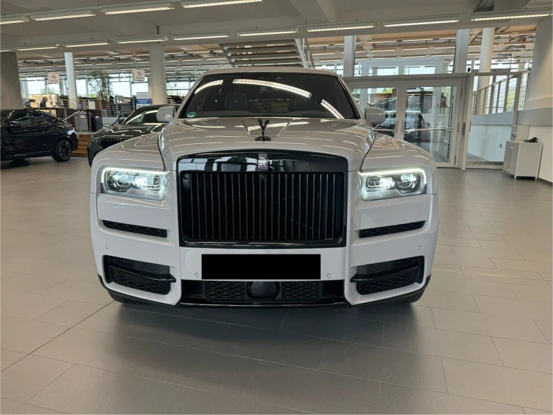 Rolls-Royce Cullinan V12/ BESPOKE/ NIGHT VISION/ HEAD UP/ PANO/ 360/ TV, снимка 2 - Автомобили и джипове - 48388191