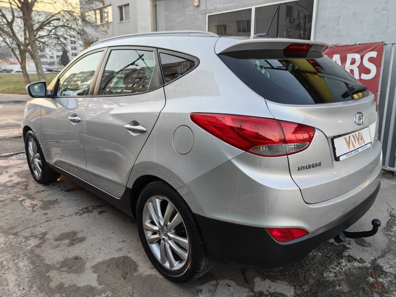 Hyundai IX35 2.0i-163к.с* Евро-5а* Автоматик* Кожа* Нави* Панор, снимка 2 - Автомобили и джипове - 48559384