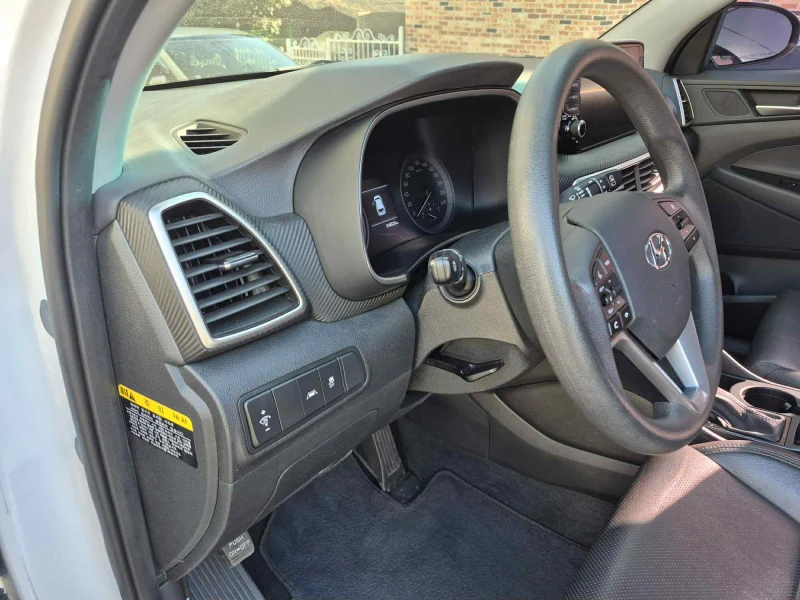 Hyundai Tucson 2.0CRDI/FACE/Пълна сервизна история !!!, снимка 16 - Автомобили и джипове - 53191208