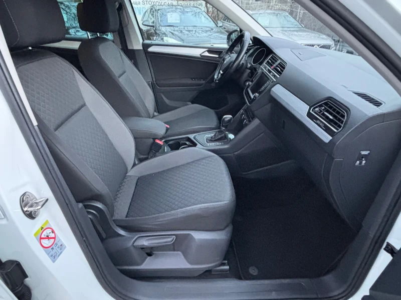 VW Tiguan 2.0TDI 4x4, снимка 8 - Автомобили и джипове - 53359012
