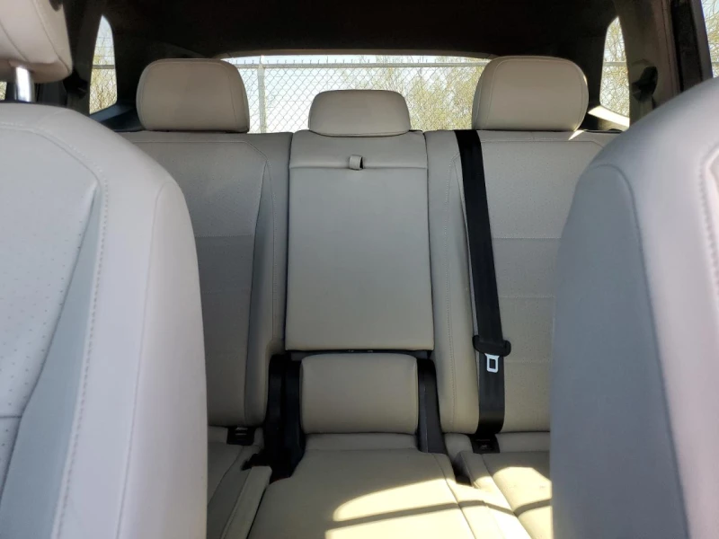 VW Tiguan, снимка 10 - Автомобили и джипове - 53448470