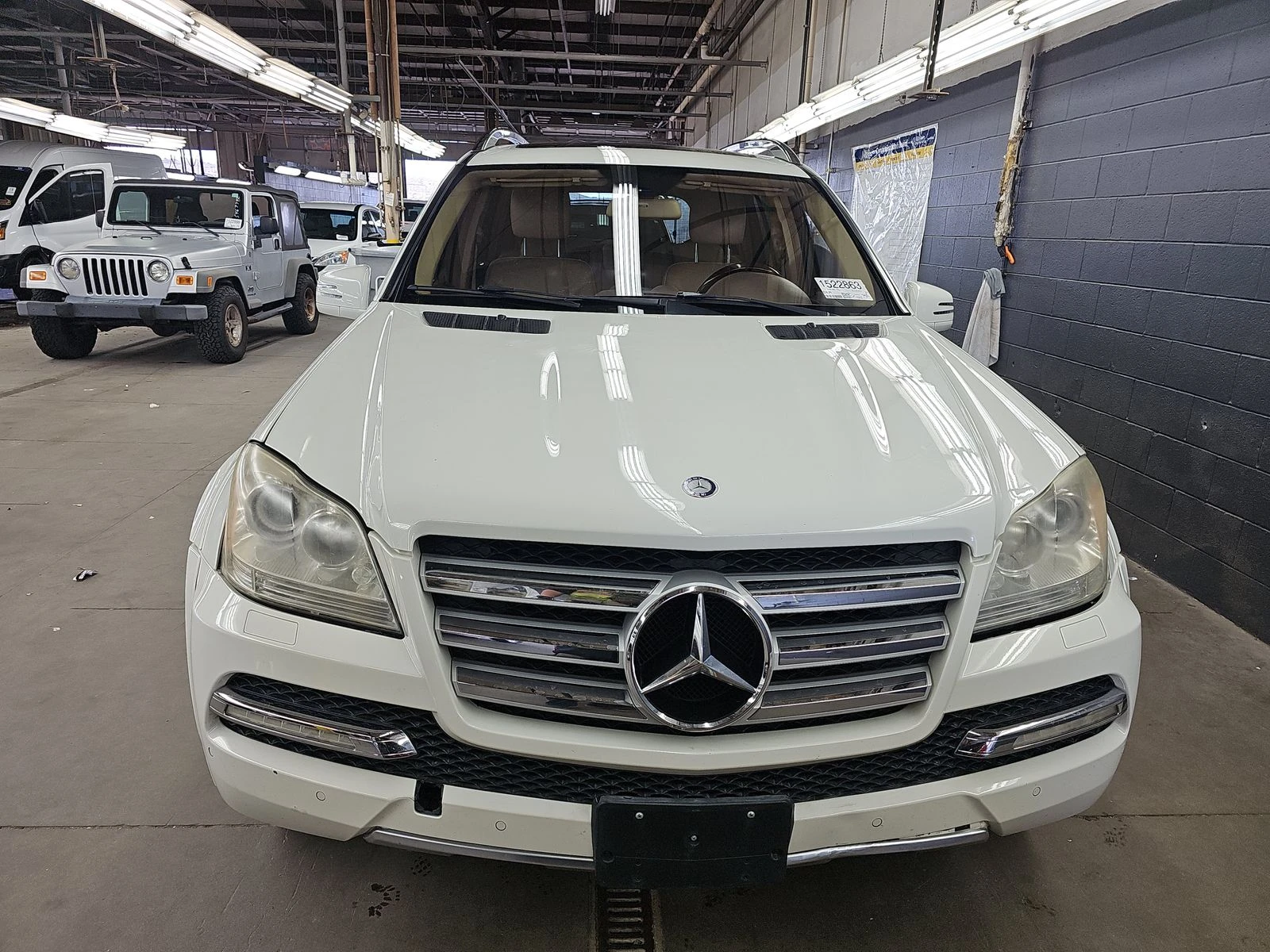 Mercedes-Benz GL 500 AMG* HARMAN* 7МЕСТА* ПОДГРЕВ* ОБДУХ* KEYLESS - изображение 2