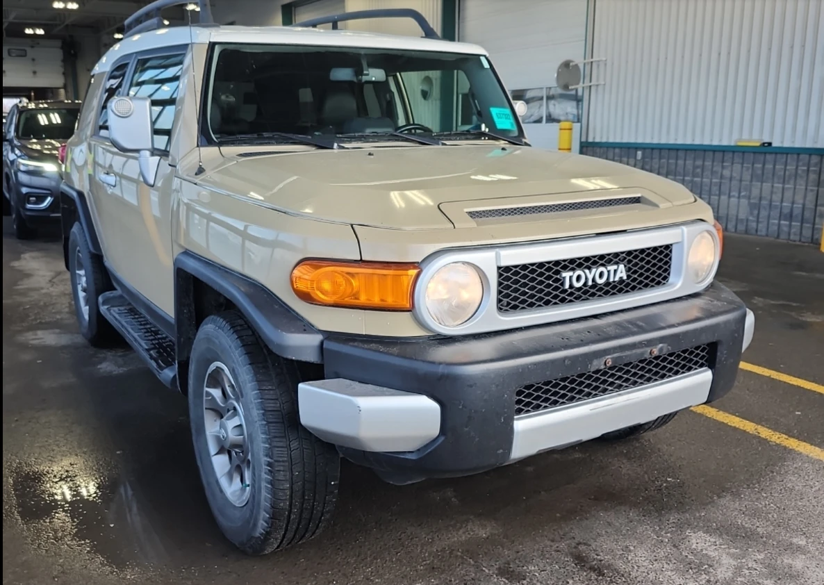 Toyota Fj cruiser 4WD 4DR AUTO - изображение 2