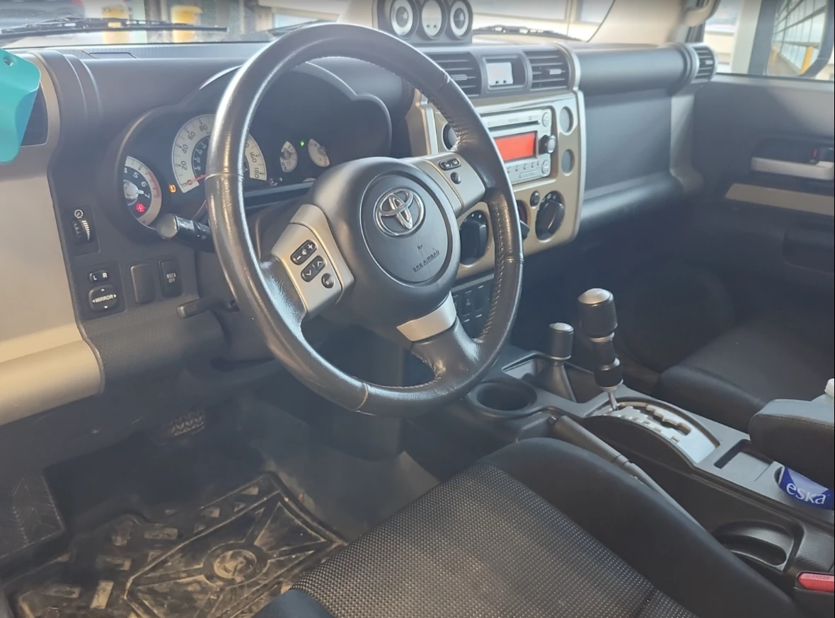 Toyota Fj cruiser 4WD 4DR AUTO - изображение 8