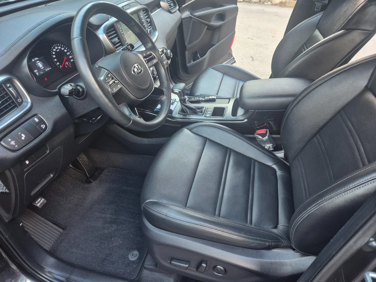 Kia Sorento 2.2 CRDI 4X4 - Наличен в БГ, снимка 5 - Автомобили и джипове - 53988518