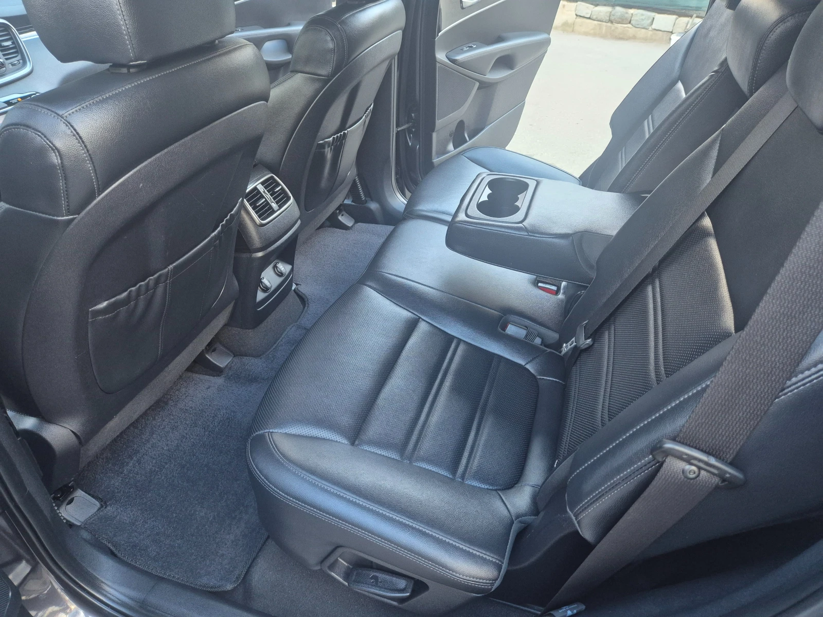 Kia Sorento 2.2 CRDI 4X4 - Наличен в БГ, снимка 6 - Автомобили и джипове - 53988518