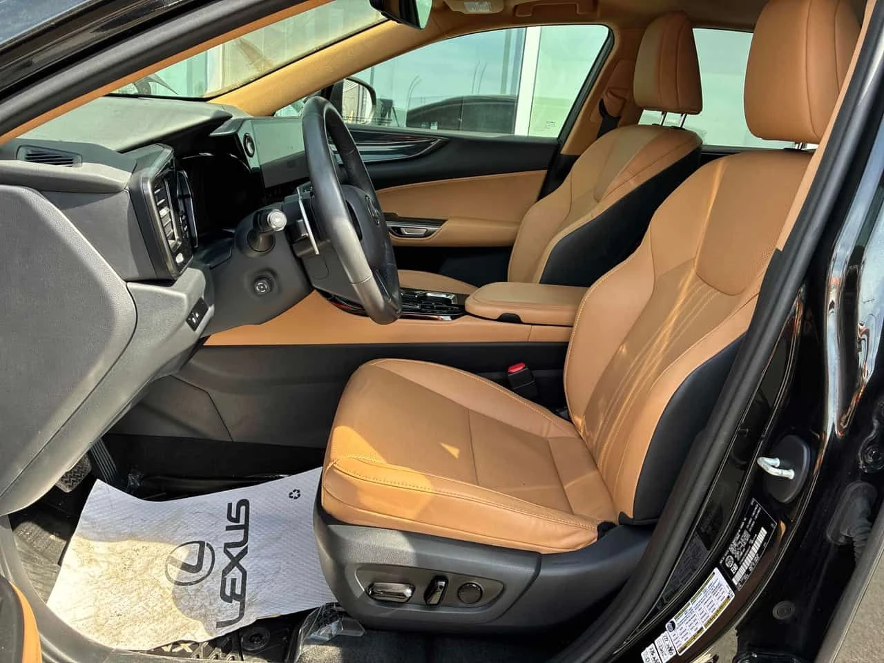 Lexus NX 350h ШИБИДАХ/ОБДУХВАНЕ/АВТОФИНАНСИРАНЕ, снимка 14 - Автомобили и джипове - 54903739