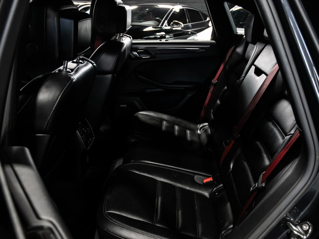 Porsche Macan GTS* PREMIUM* Sport Exhaust* BOSE* PANO* PDK* , снимка 17 - Автомобили и джипове - 55727276
