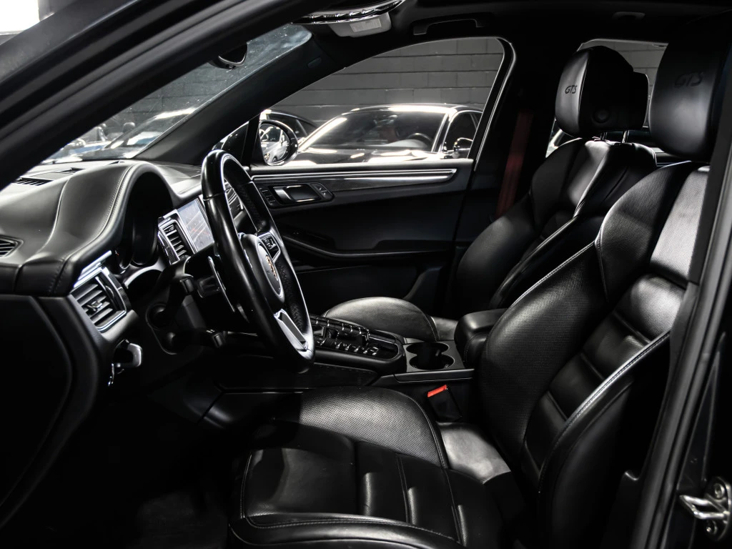Porsche Macan GTS* PREMIUM* Sport Exhaust* BOSE* PANO* PDK* , снимка 8 - Автомобили и джипове - 55727276