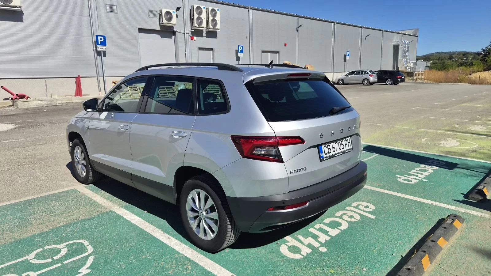 Skoda Karoq Автоматик , ПЪЛНА СЕРВИЗНА ИСТОРИЯ, снимка 4 - Автомобили и джипове - 55974693