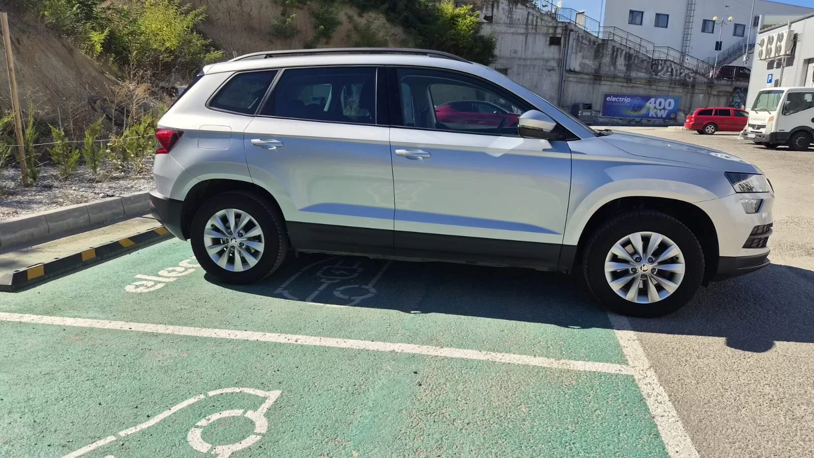 Skoda Karoq Автоматик , ПЪЛНА СЕРВИЗНА ИСТОРИЯ, снимка 7 - Автомобили и джипове - 55974693