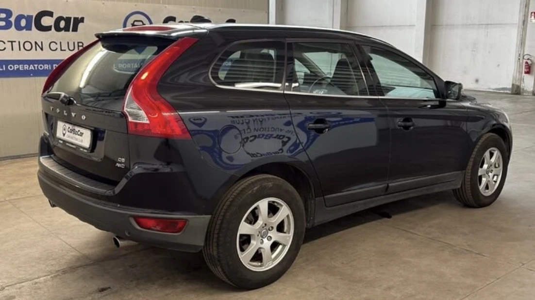 Volvo XC60 2.4d Автоматик 4x4 Кожа 205кс, снимка 5 - Автомобили и джипове - 56104565