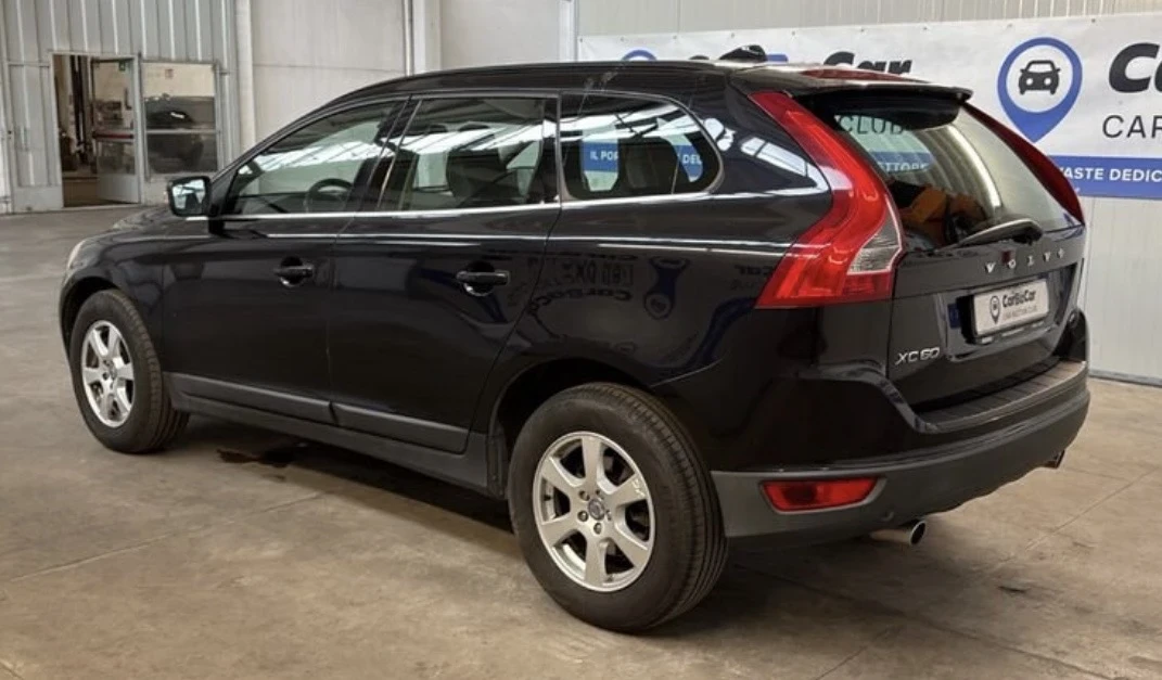 Volvo XC60 2.4d Автоматик 4x4 Кожа 205кс, снимка 7 - Автомобили и джипове - 56104565