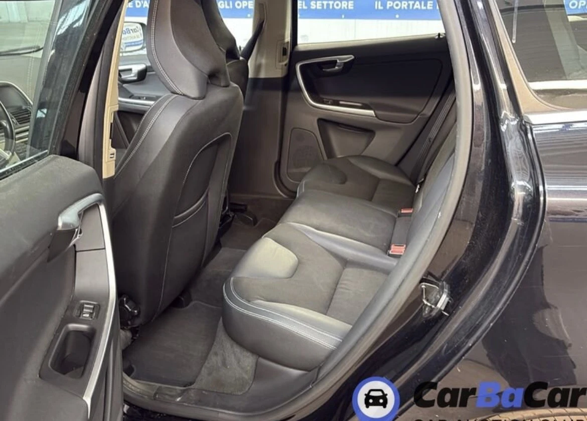 Volvo XC60 2.4d Автоматик 4x4 Кожа 205кс, снимка 12 - Автомобили и джипове - 56104565