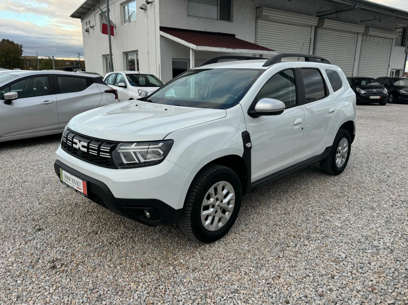 Dacia Duster 1.5dci* 116k.c* Лизинг * , снимка 2 - Автомобили и джипове - 56231698