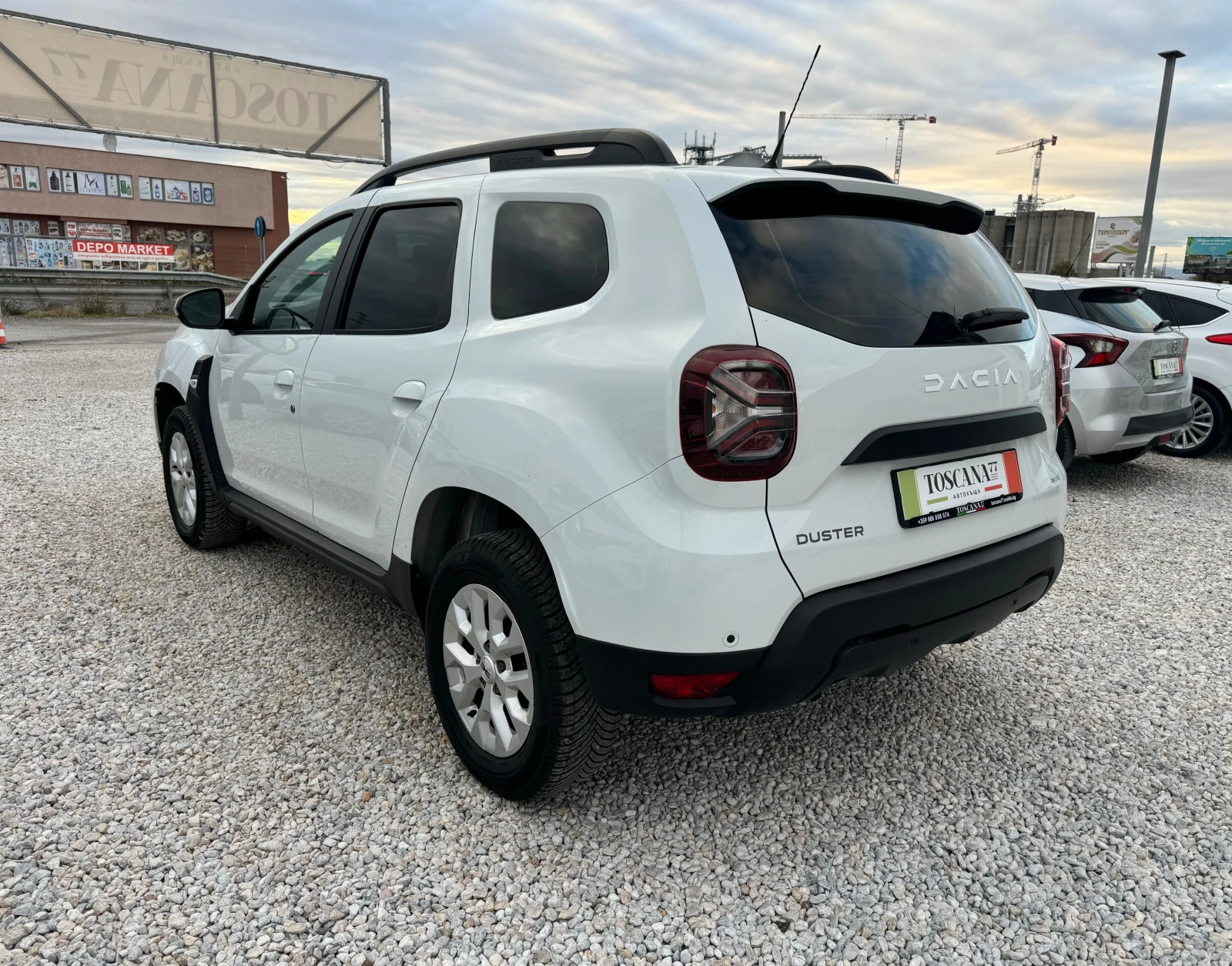 Dacia Duster 1.5dci* 116k.c* Лизинг * , снимка 3 - Автомобили и джипове - 56231698