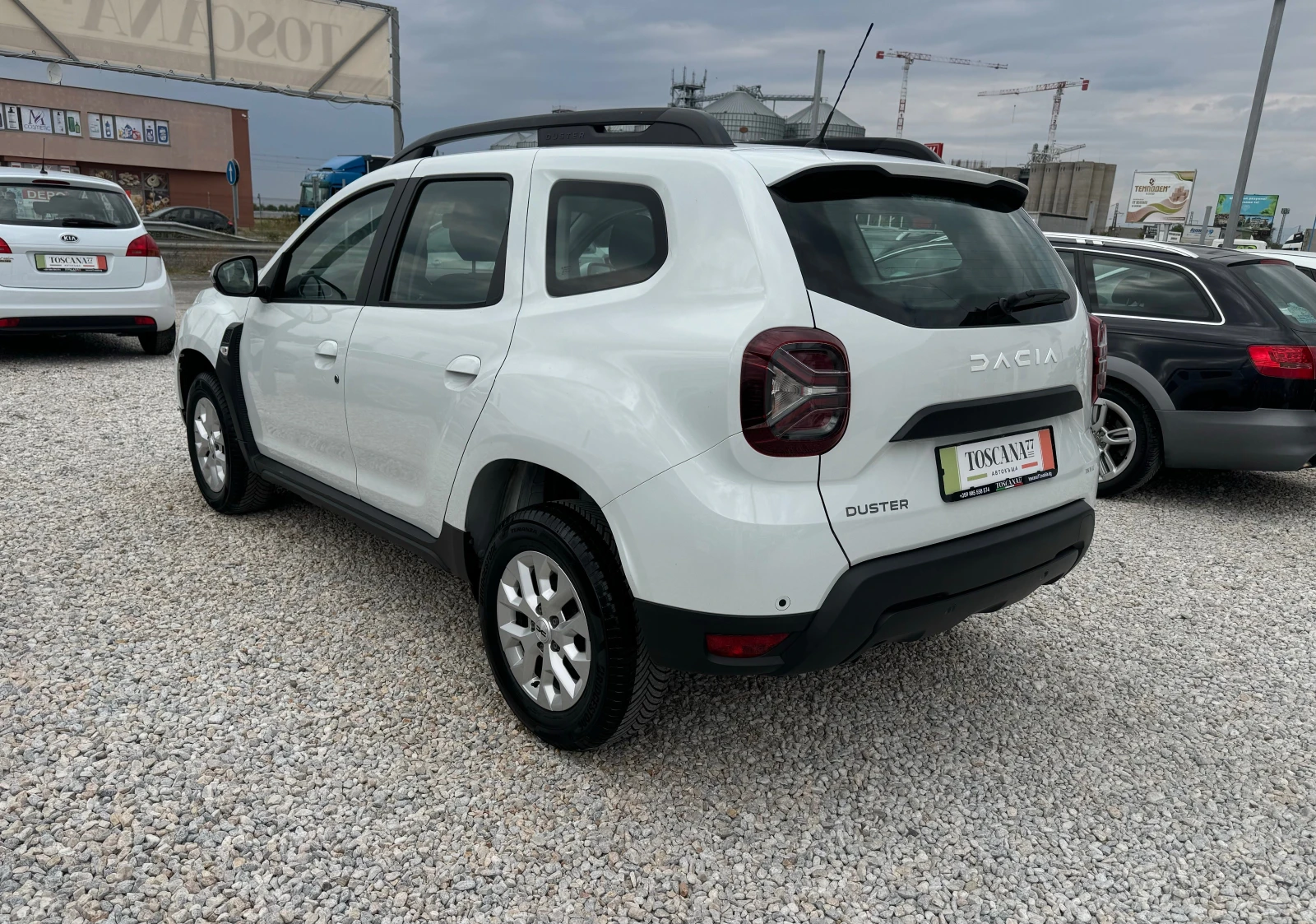 Dacia Duster 1.5dci* 116k.c* Лизинг * , снимка 3 - Автомобили и джипове - 56231698