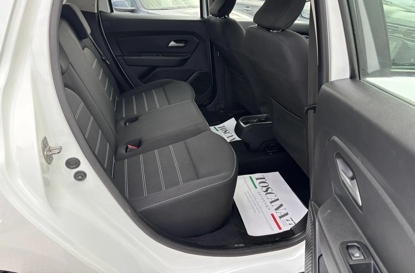 Dacia Duster 1.5dci* 116k.c* Лизинг * , снимка 10 - Автомобили и джипове - 56231698