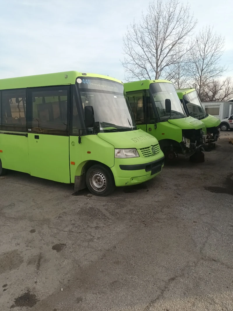 VW T5, снимка 1 - Бусове и автобуси - 48596373