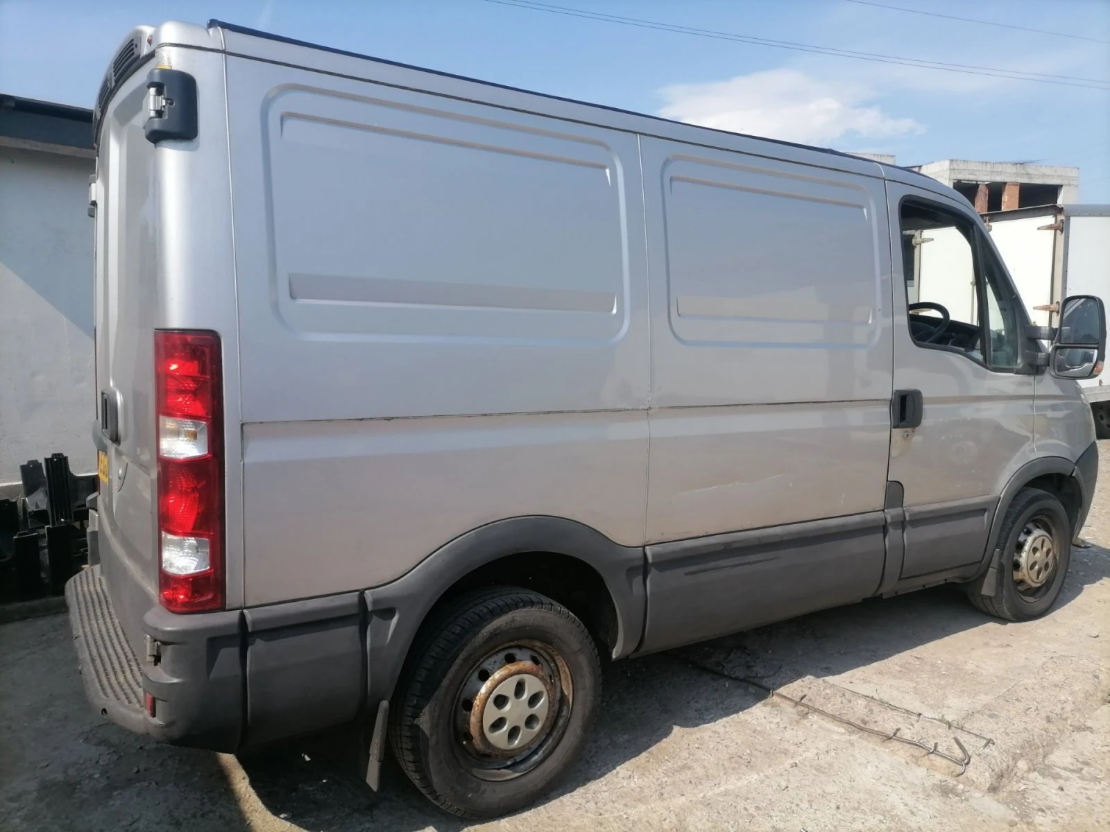 Iveco 35s11 Автомагазин за части - изображение 4