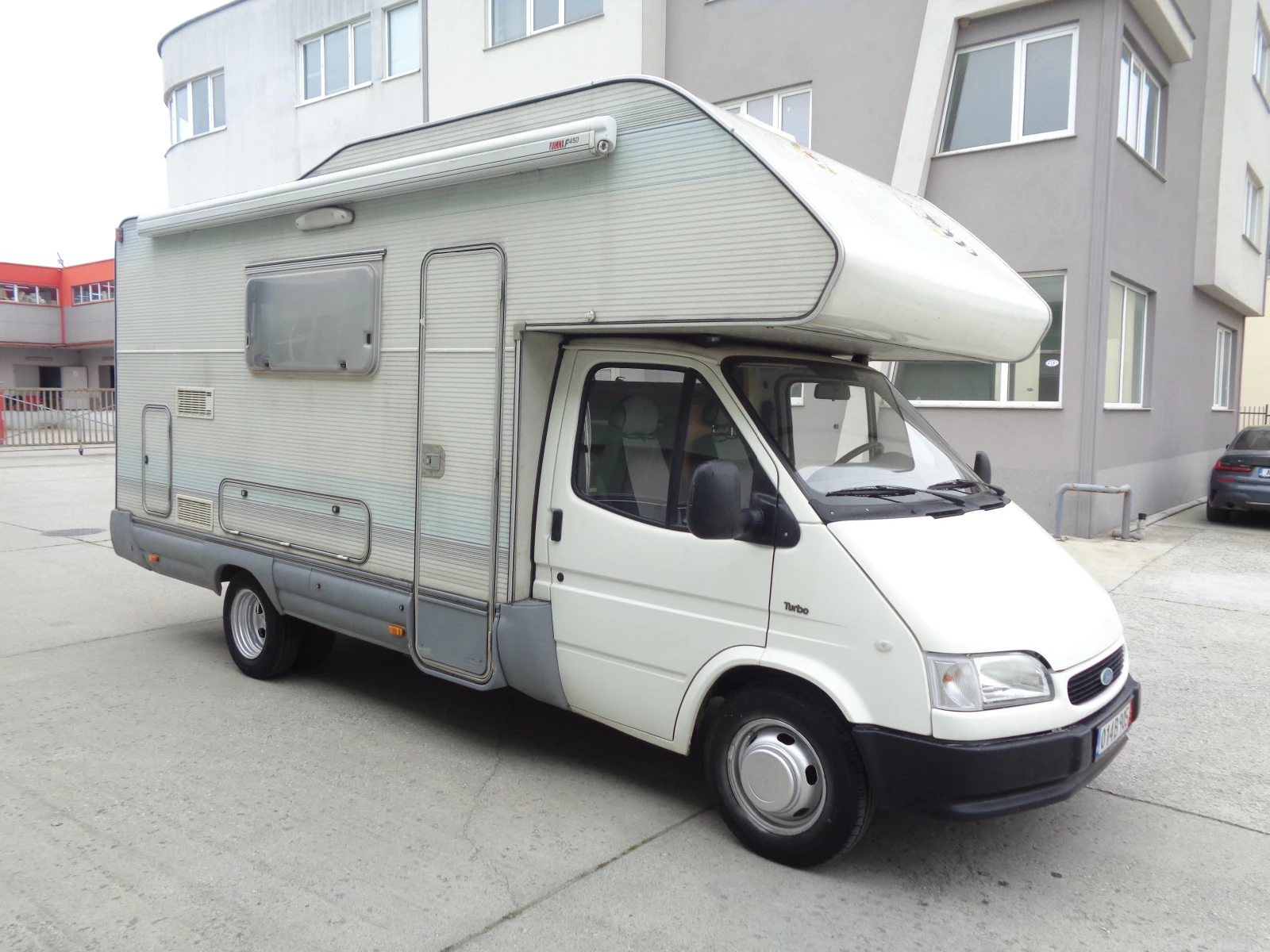 Кемпер Rimor FORD TRANSIT-2.5TDI-100-LIZING, снимка 2 - Каравани и кемпери - 54478293