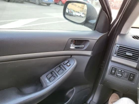 Toyota Avensis Универсал , снимка 10