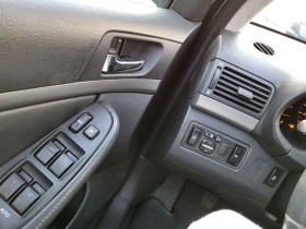 Toyota Avensis Универсал , снимка 12