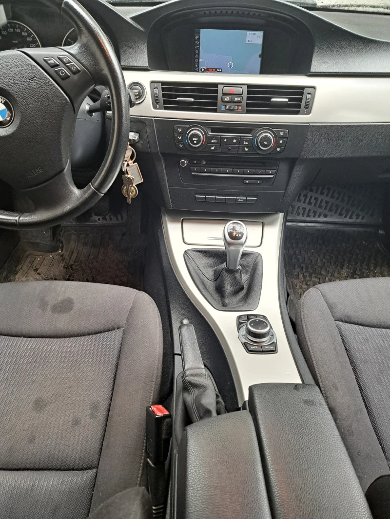 BMW 318 Бензинова Фейслифт , снимка 4 - Автомобили и джипове - 46357067