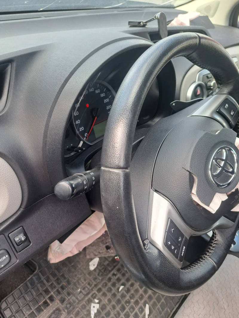 Toyota Yaris D4d Автоматик робот, снимка 5 - Автомобили и джипове - 45957074