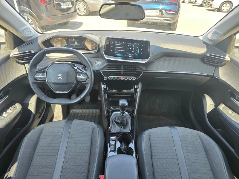 Peugeot 208 1.2 PureTech, снимка 8 - Автомобили и джипове - 47000260