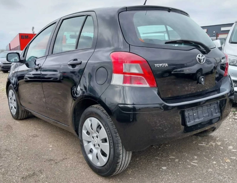 Toyota Yaris 1.33 VVT-i, снимка 4 - Автомобили и джипове - 52660450